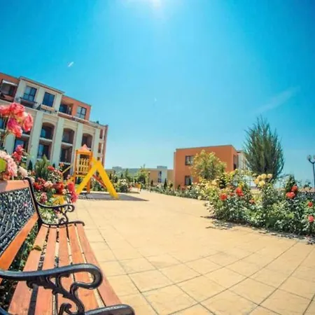Beautiful 2-Bed Apartment In Sveti Vlas 公寓