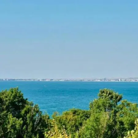 Beautiful 2-Bed Apartment In Sveti Vlas شقة