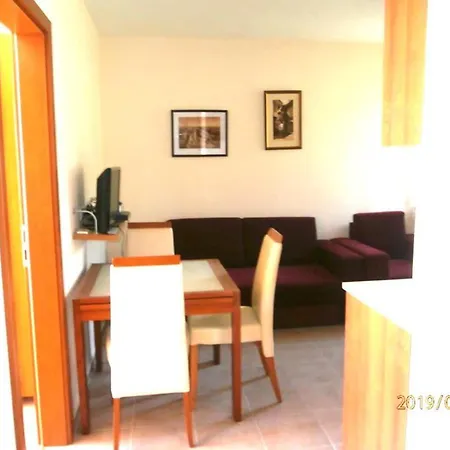 Beautiful 2-Bed Apartment In Sveti Vlas شقة *